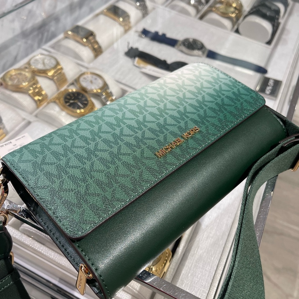 MICHAEL KORS Jet Set Large Ombré Signature Logo ZA Crossbody Bag
Moss Multi 
NWT - Picture 7 of 16